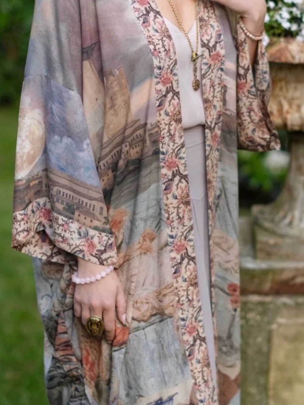 Market of Stars Imaginarium Opera Scenic Print Kimono Robe in Muted Pastels - Picture 3 of 8